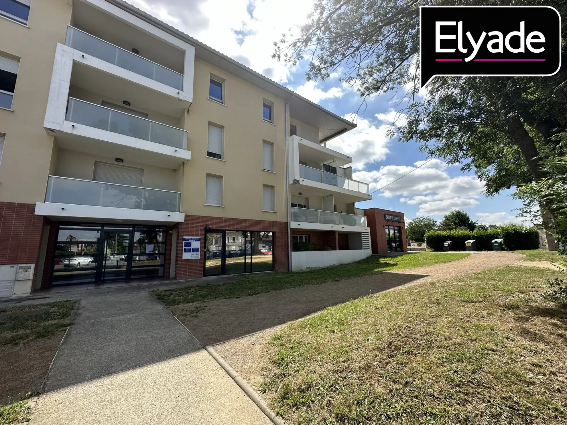 Appartement T2 à vendre à Escalquens, vue verte, parking privé et bail en cours 