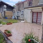 Maison de 136 m² à Bourges avec potentiel d'aménagement et environnement idéal