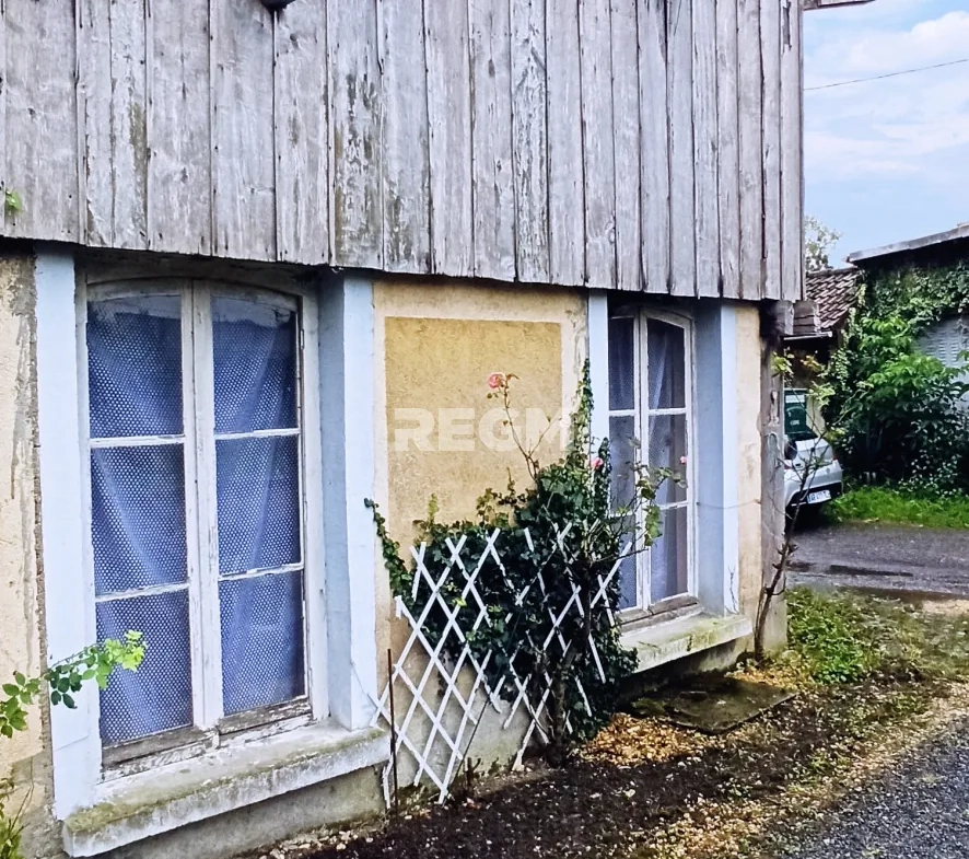 Maison de 136 m² à Bourges avec potentiel d'aménagement et environnement idéal 