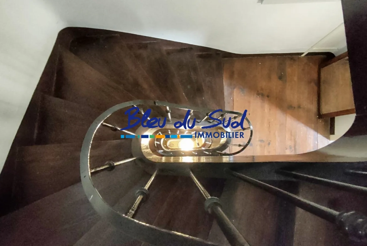 Escalier Maison de village rénovée à vendre à Vernet-les-Bains avec 2 chambres 