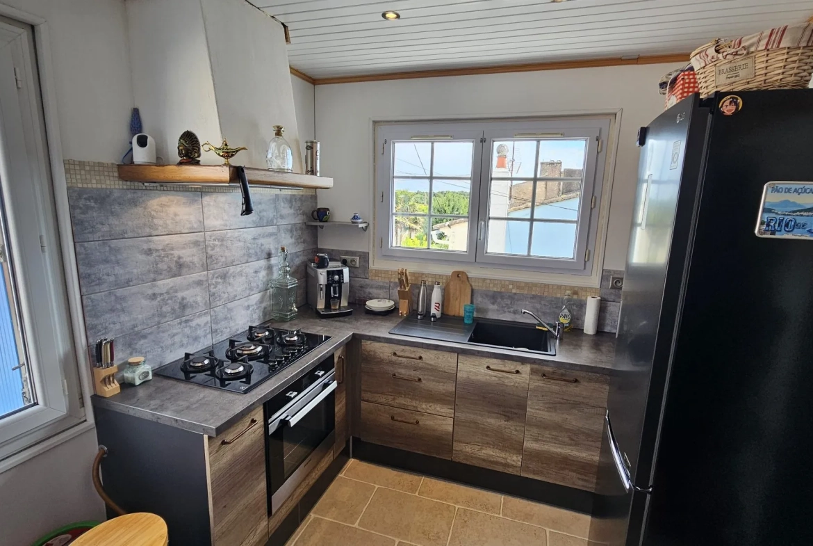 Appartement T2 rénové à vendre à Saint-Georges-de-Didonne - 50 m² avec parking privé 