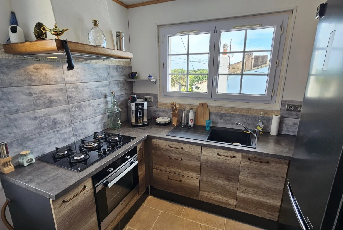 Appartement T2 rénové à vendre à Saint-Georges-de-Didonne - 50 m² avec parking privé 