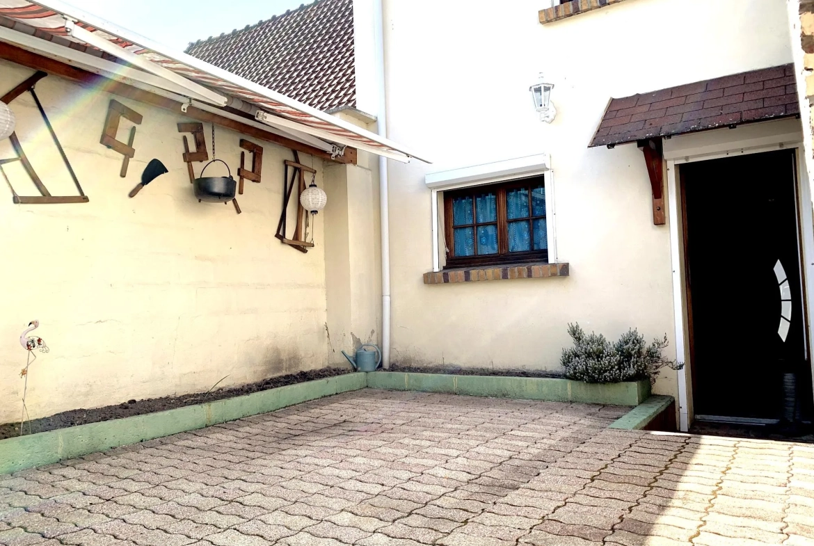 Maison avec 3 chambres, cour et dépendances à Gamaches, proche de la Baie de Somme 