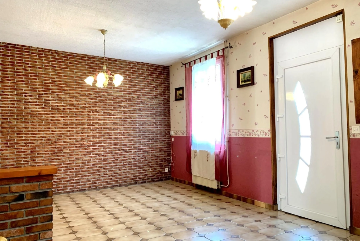 Maison avec 3 chambres, cour et dépendances à Gamaches, proche de la Baie de Somme 