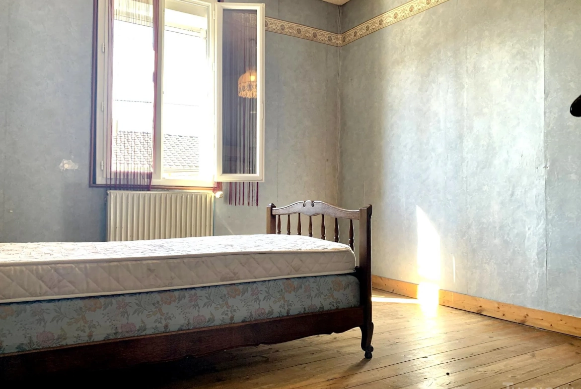 Maison avec 3 chambres, cour et dépendances à Gamaches, proche de la Baie de Somme 