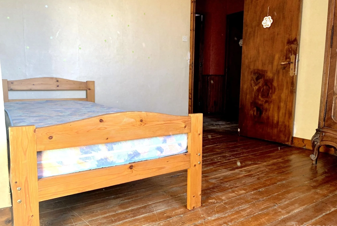 Maison avec 3 chambres, cour et dépendances à Gamaches, proche de la Baie de Somme 