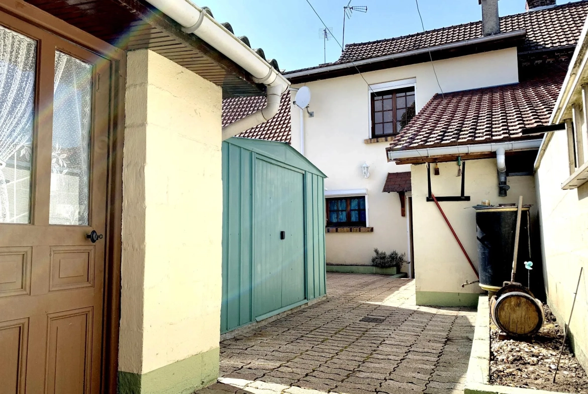 Maison avec 3 chambres, cour et dépendances à Gamaches, proche de la Baie de Somme 