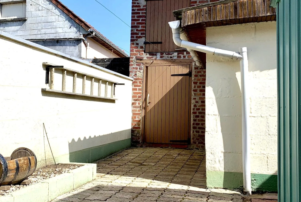 Maison avec 3 chambres, cour et dépendances à Gamaches, proche de la Baie de Somme 