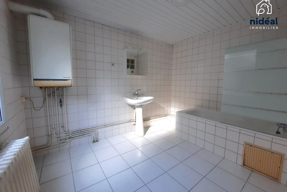Maison de ville à vendre à Avesnes-sur-Helpe - 112 m² avec 3 chambres 
