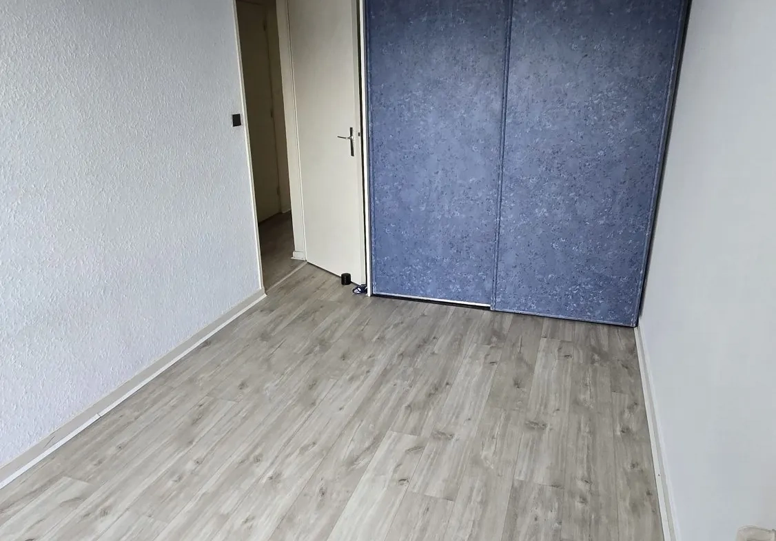 Charmant appartement T2 à Grenoble avec parking, cave et balcon 