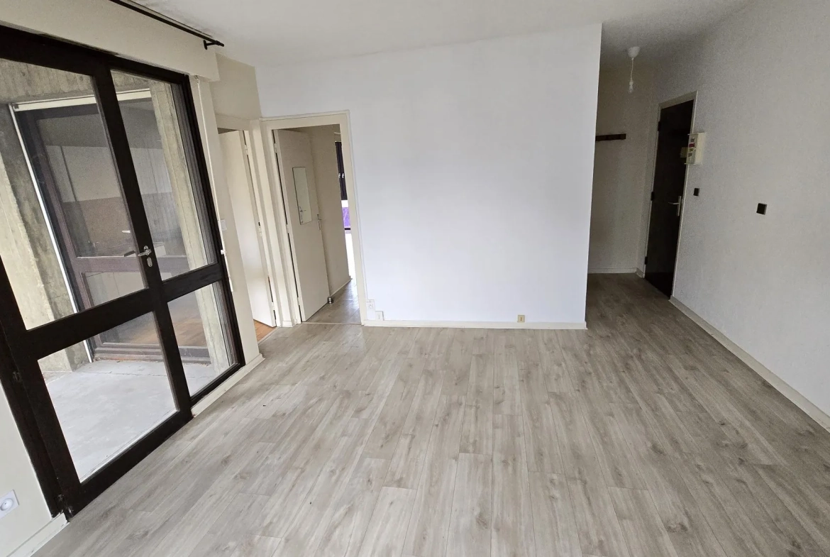 Charmant appartement T2 à Grenoble avec parking, cave et balcon 