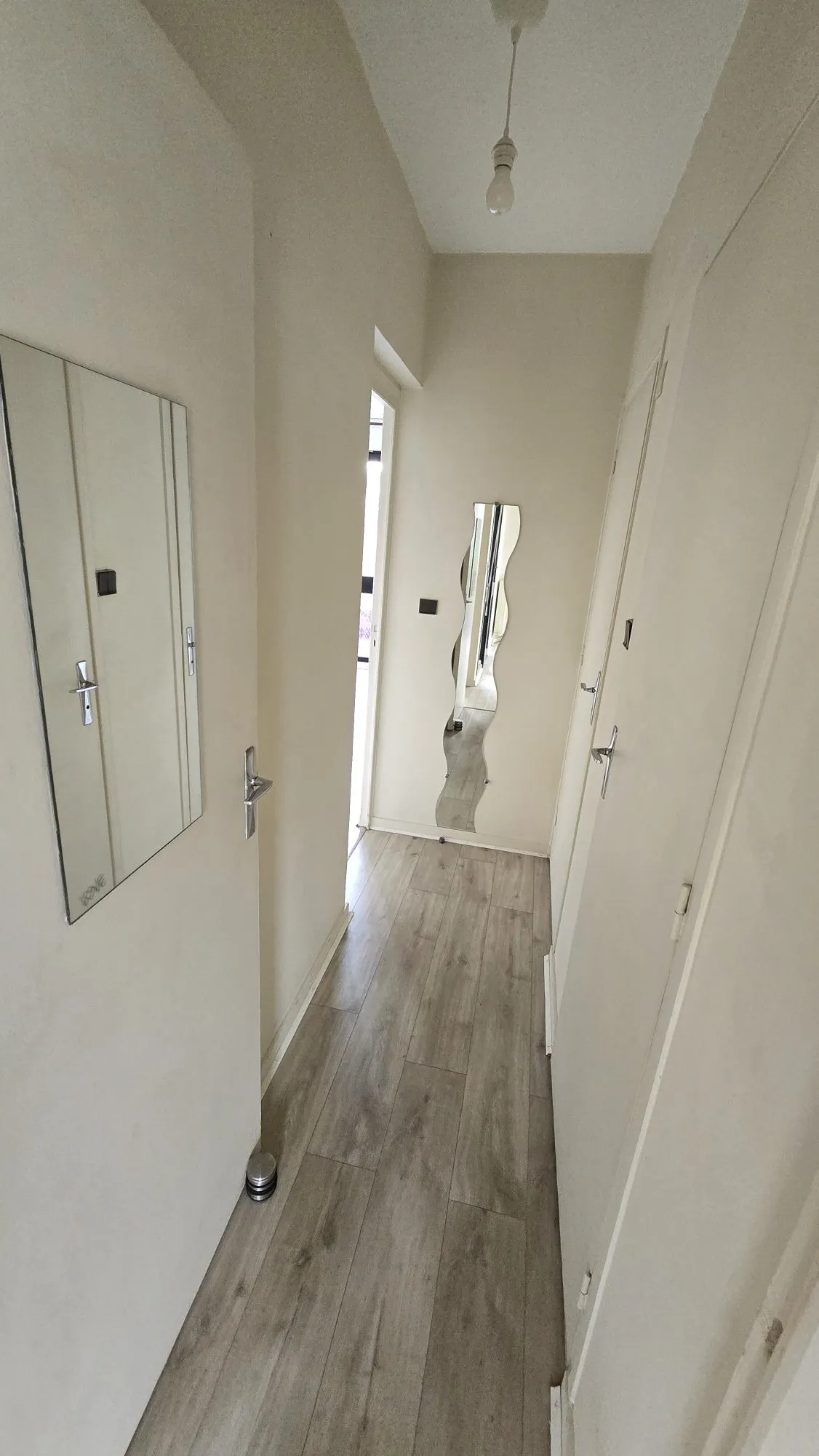 Charmant appartement T2 à Grenoble avec parking, cave et balcon 