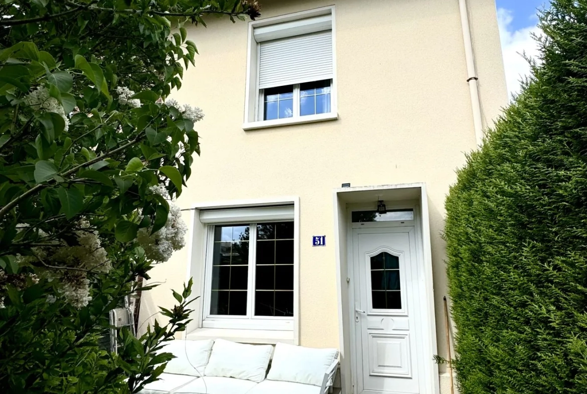 Maison F4 avec Terrasse et Grand Garage à Notre-Dame-de-Bondeville 