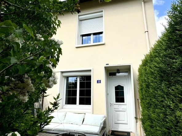 Maison F4 avec Terrasse et Grand Garage à Notre-Dame-de-Bondeville