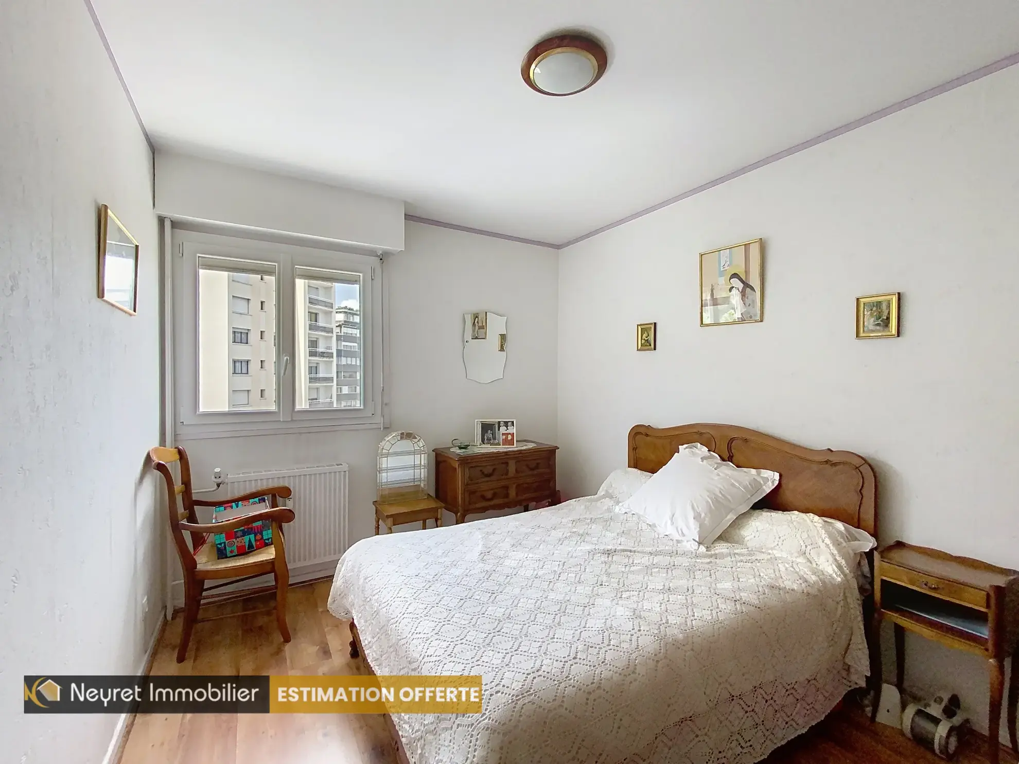À vendre appartement traversant de 75 m² avec balcon, garage et cave à Saint-Étienne 