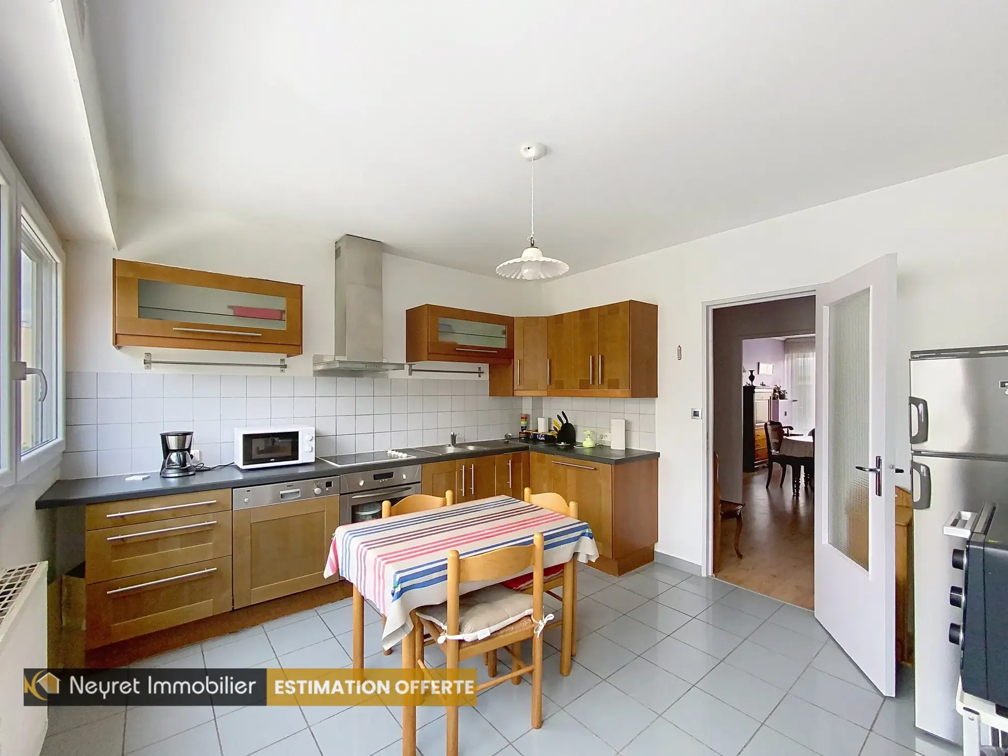 À vendre appartement traversant de 75 m² avec balcon, garage et cave à Saint-Étienne 
