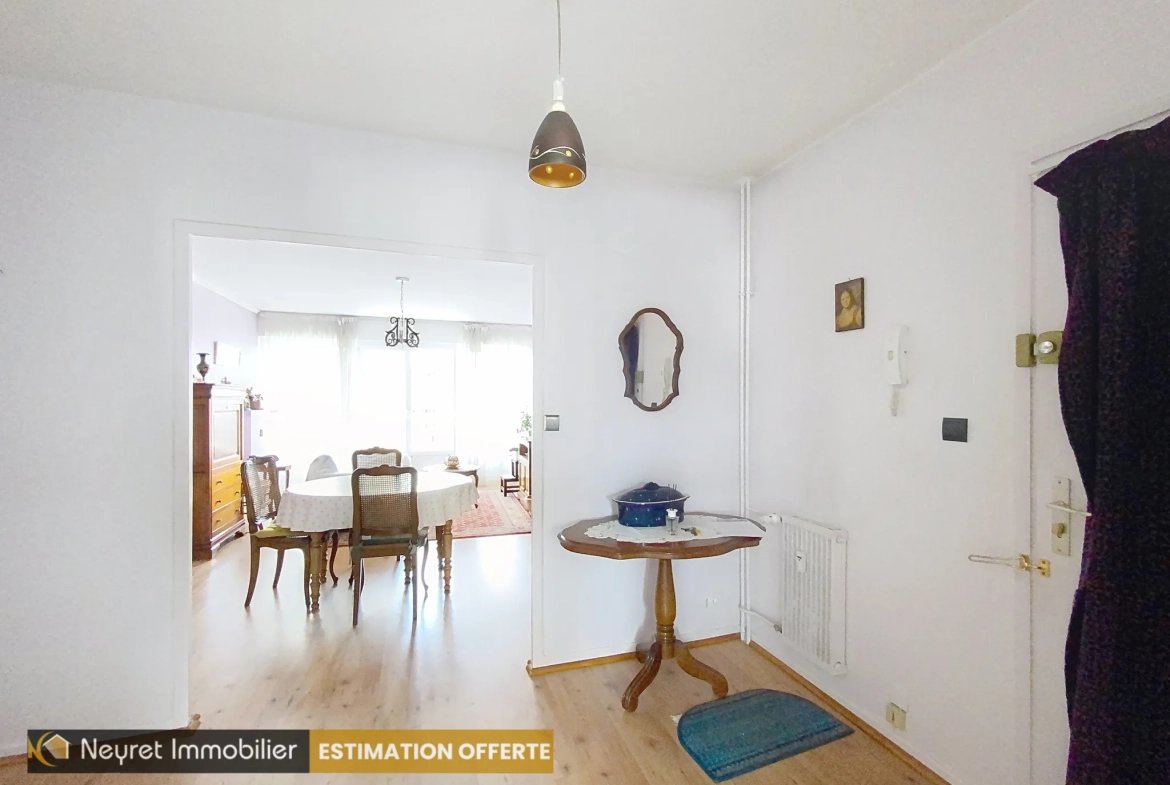 À vendre appartement traversant de 75 m² avec balcon, garage et cave à Saint-Étienne 