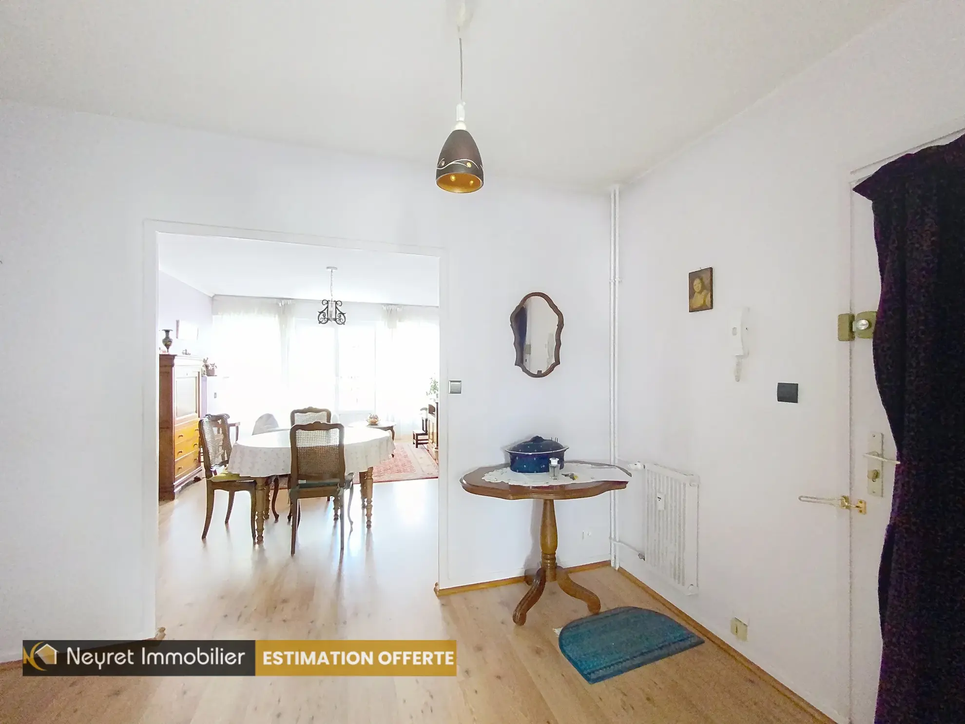 À vendre appartement traversant de 75 m² avec balcon, garage et cave à Saint-Étienne 