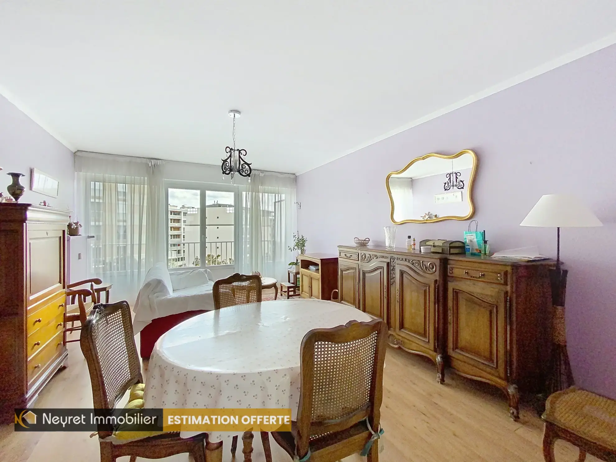 À vendre appartement traversant de 75 m² avec balcon, garage et cave à Saint-Étienne 