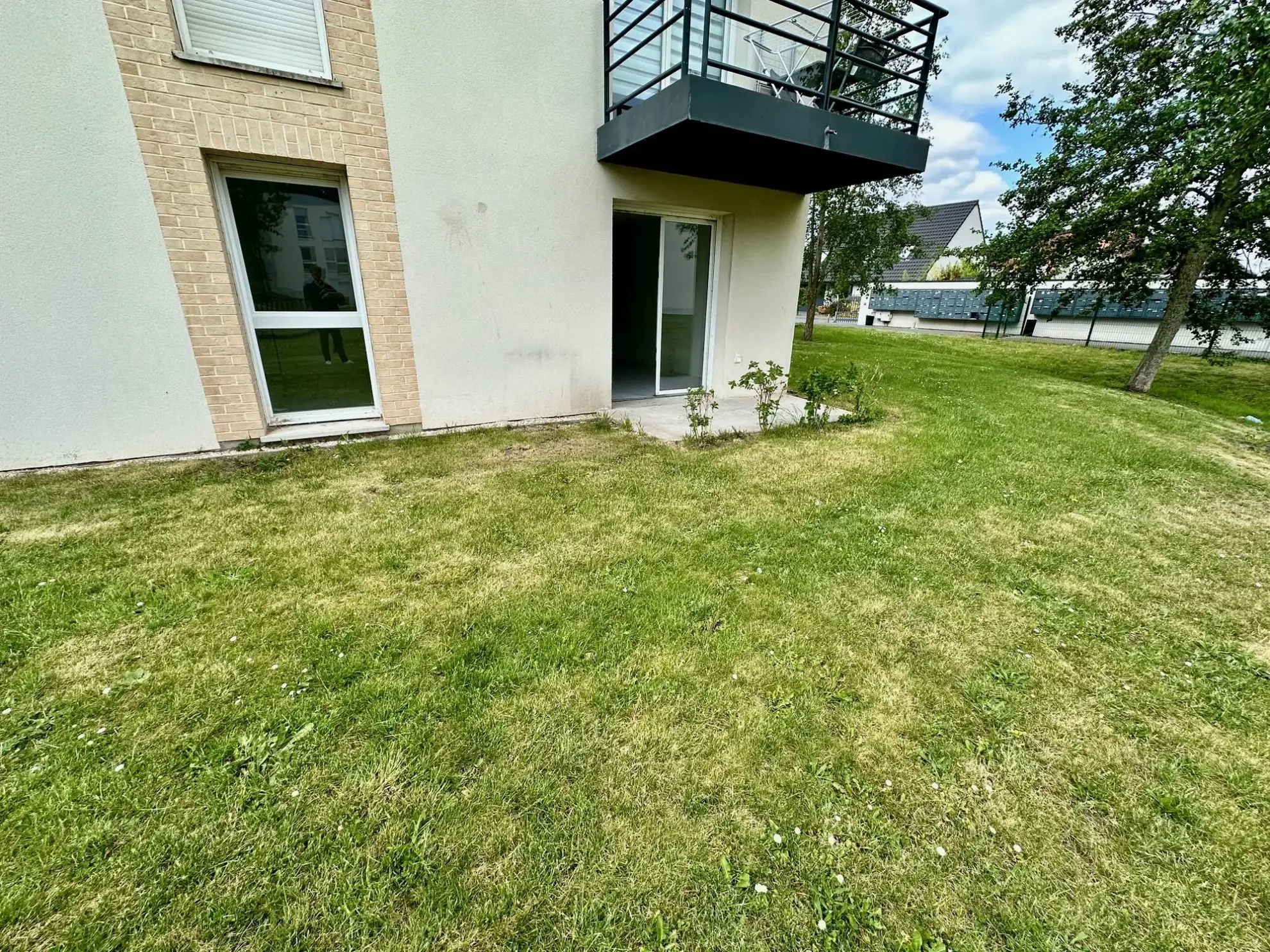 autre perspective  Appartement T2 récent avec terrasse, stationnement et proximité écoles à Douai 
