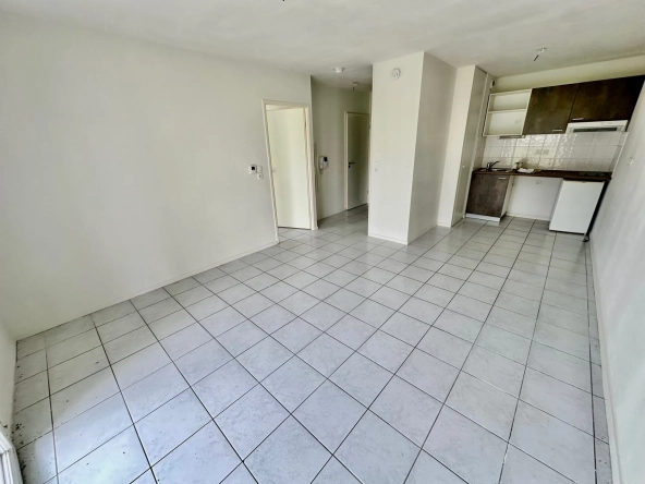 vue du séjour Appartement T2 récent avec terrasse, stationnement et proximité écoles à Douai