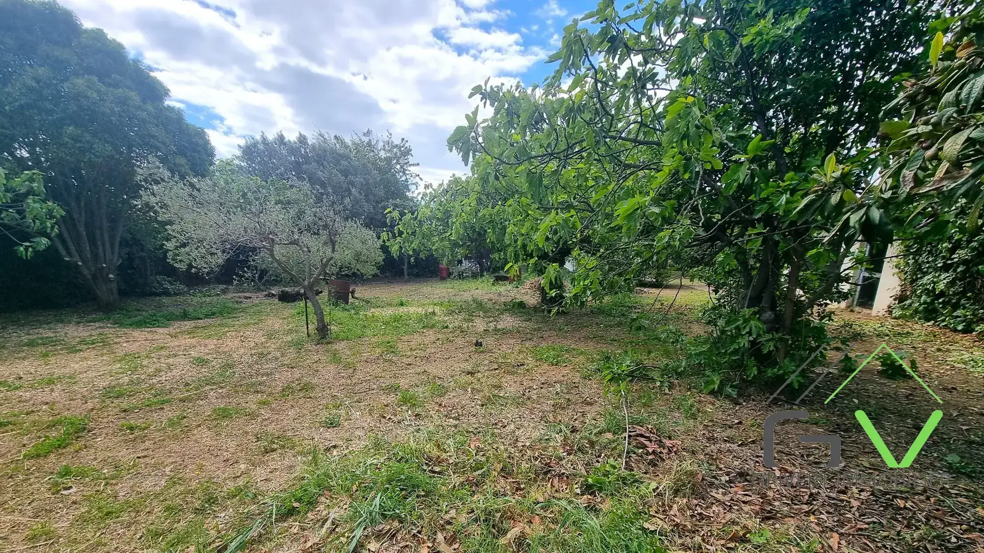 Terrain constructible à Uchaud (30) - 465 m² idéal pour votre maison 