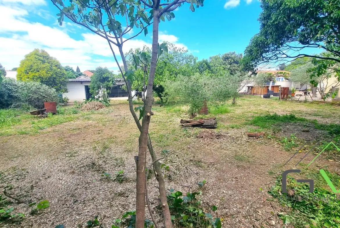 Terrain constructible à Uchaud (30) - 465 m² idéal pour votre maison 