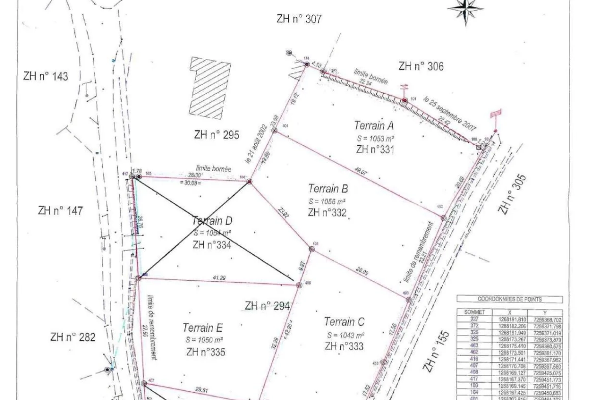 Terrain constructible à Saint-Brandan - Environnement verdoyant et proche des villes 