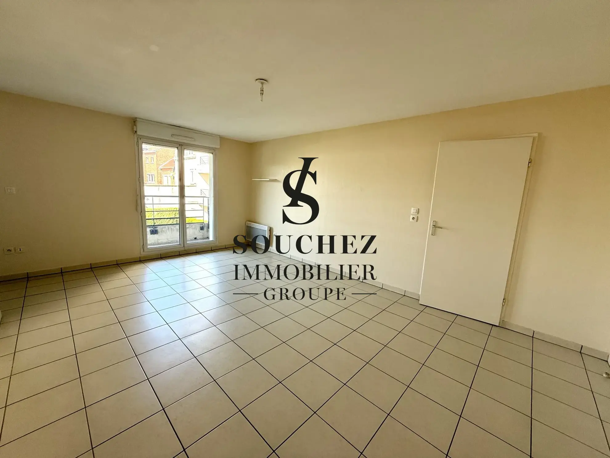 Appartement 2 pièces avec terrasse et parking sécurisé à Lens 