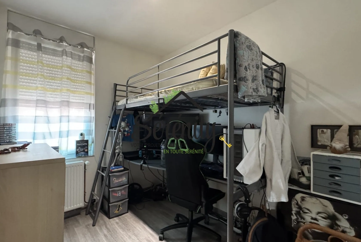 Maison à vendre à Cambrai – 3 chambres, jardin, cave, proximité Auchan 