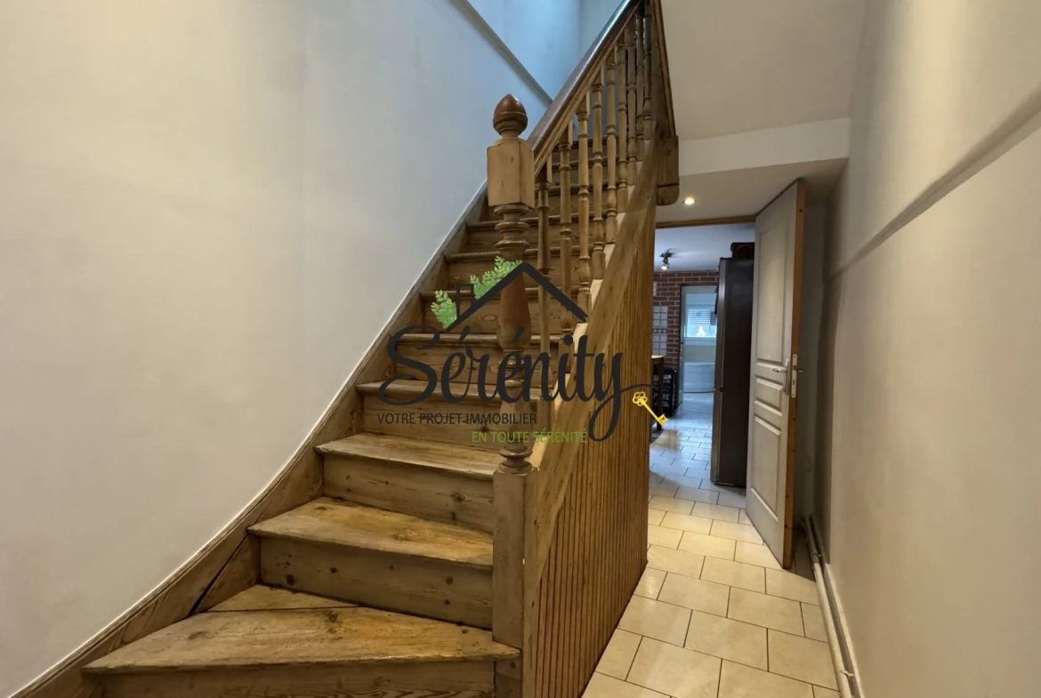 Maison à vendre à Cambrai – 3 chambres, jardin, cave, proximité Auchan 