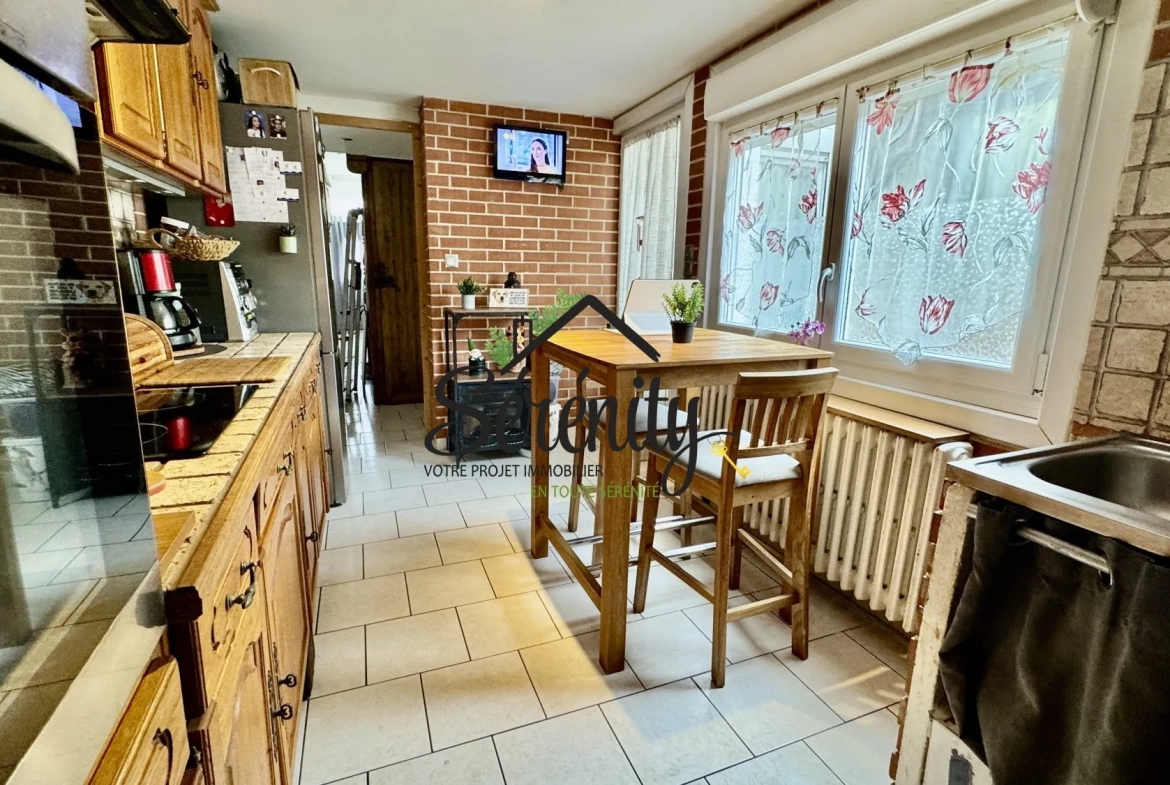 Maison à vendre à Cambrai – 3 chambres, jardin, cave, proximité Auchan 