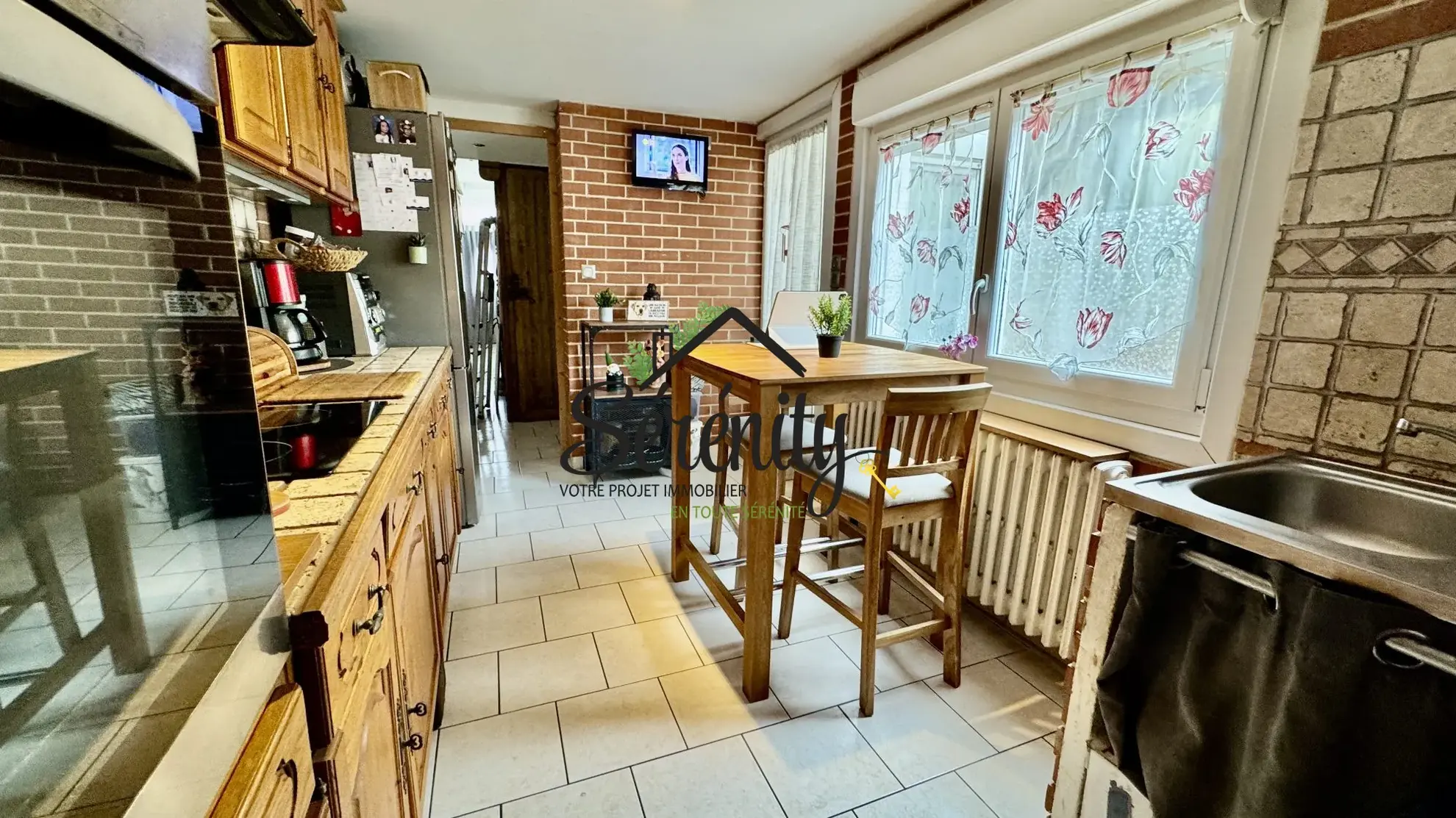 Maison à vendre à Cambrai – 3 chambres, jardin, cave, proximité Auchan 
