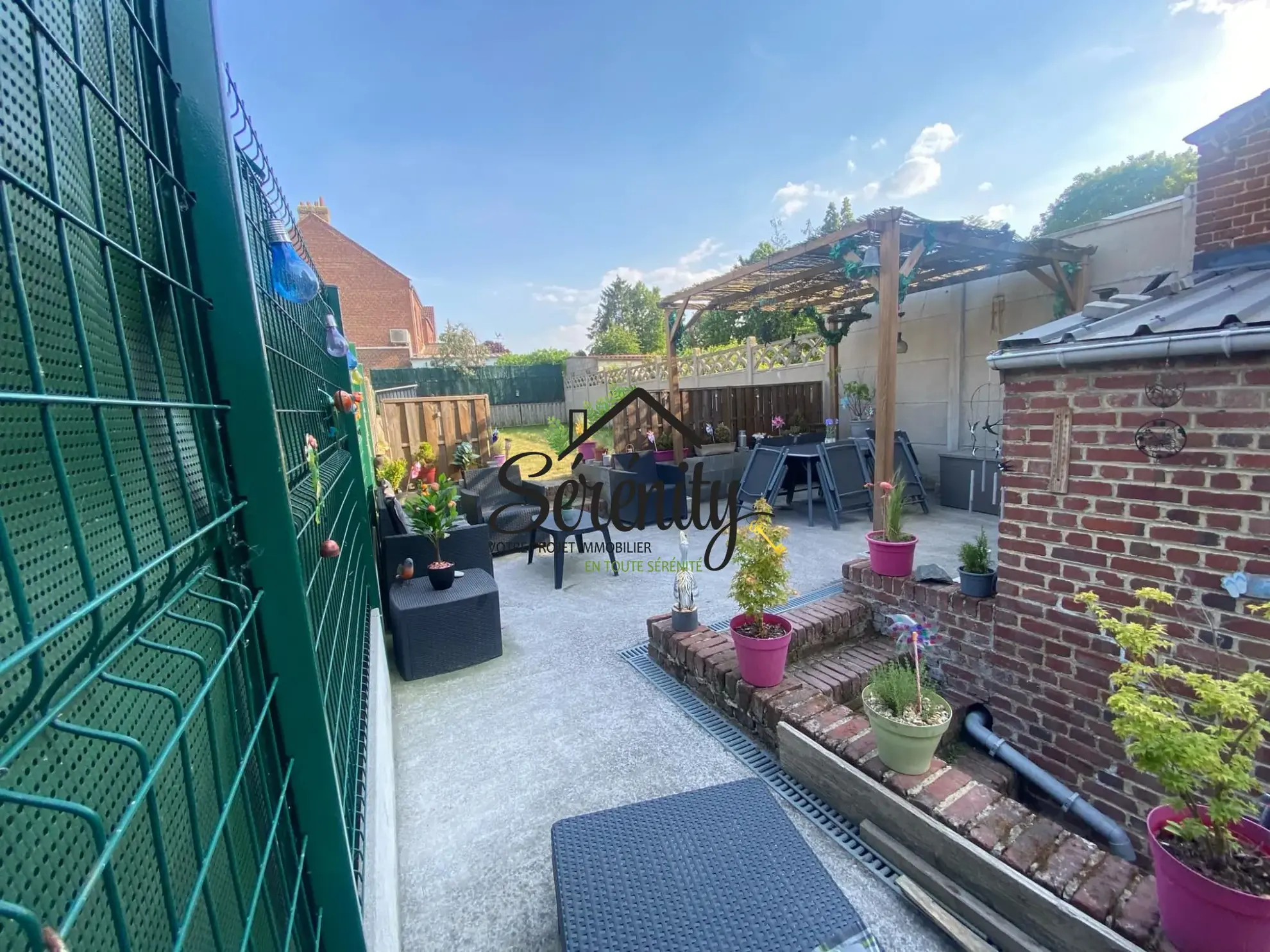 Maison à vendre à Cambrai – 3 chambres, jardin, cave, proximité Auchan 