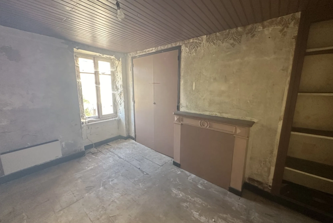 Maison à rénover à Lacaune - 68m², 2 chambres, potentiel de rénovation 