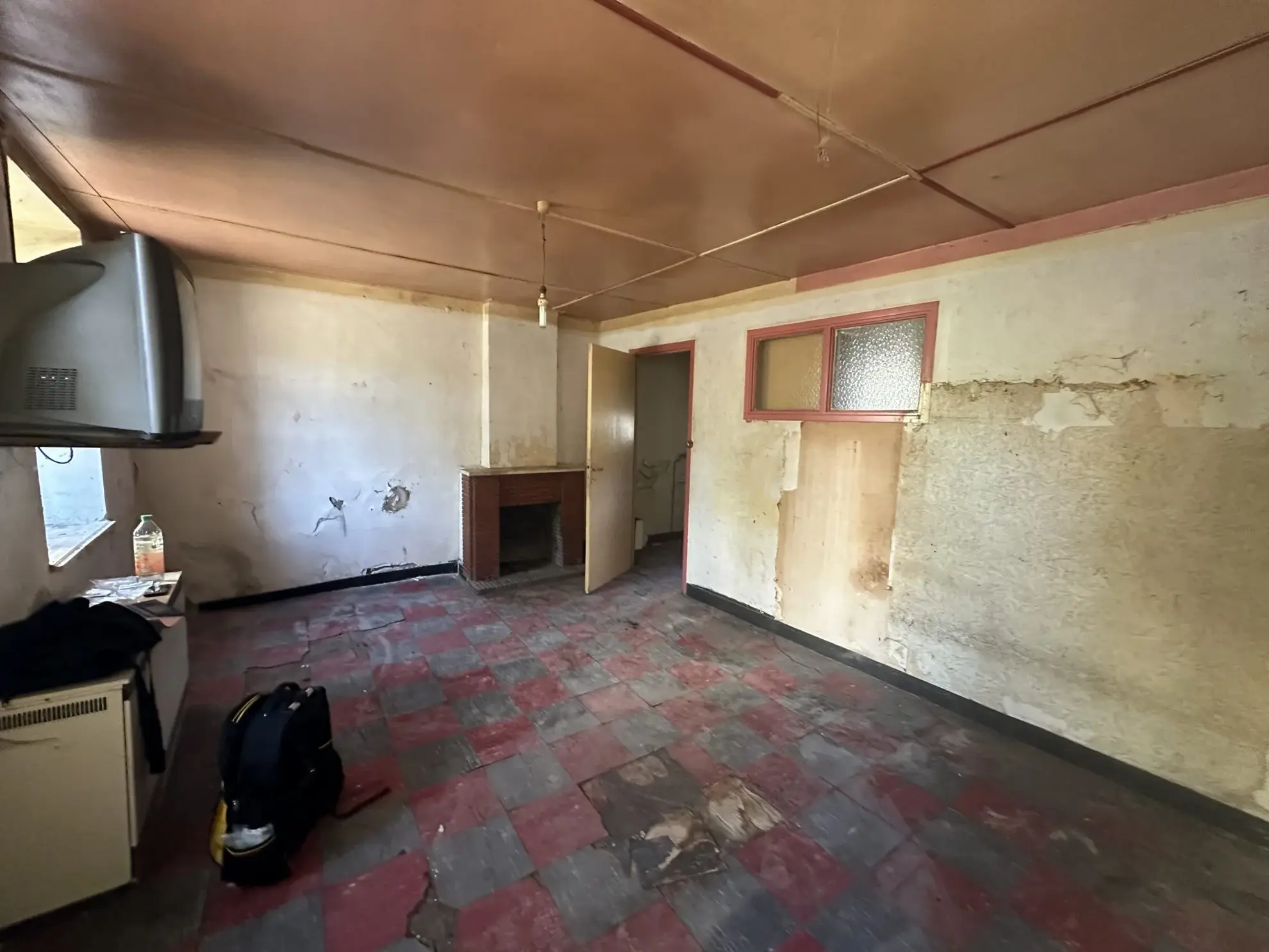 Maison à rénover à Lacaune - 68m², 2 chambres, potentiel de rénovation 