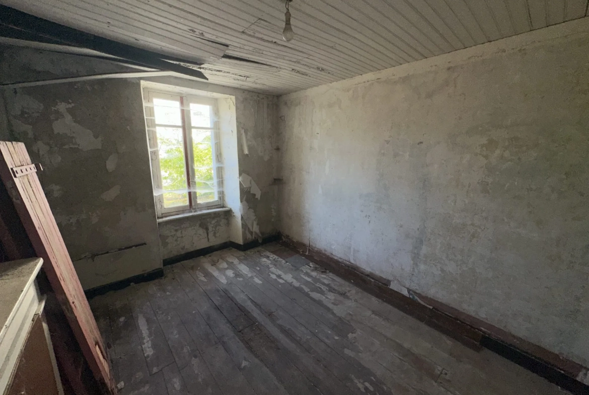 Maison à rénover à Lacaune - 68m², 2 chambres, potentiel de rénovation 