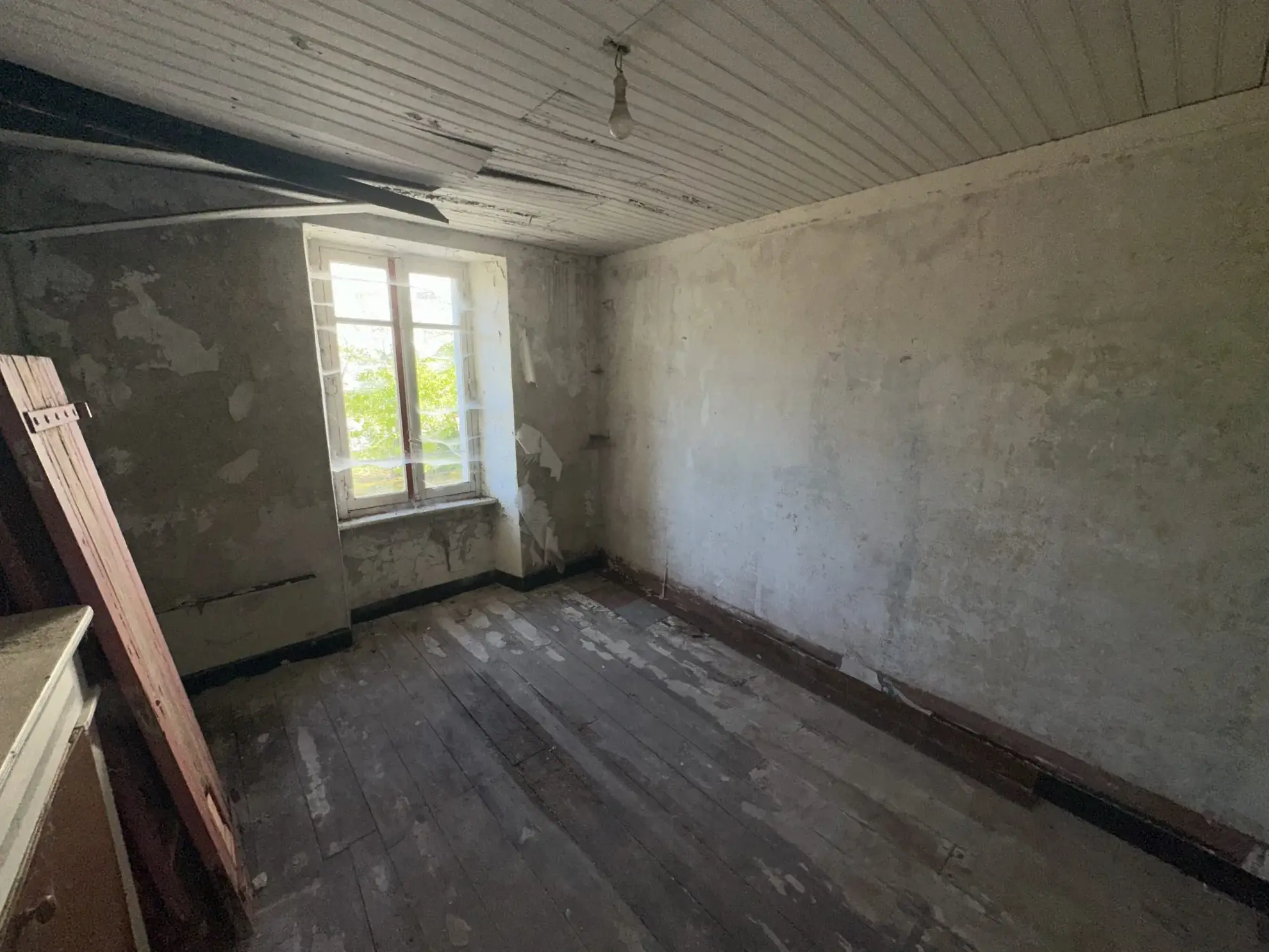 Maison à rénover à Lacaune - 68m², 2 chambres, potentiel de rénovation 