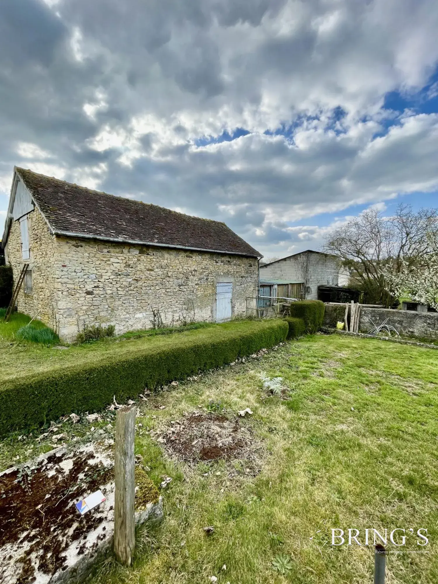 Maison ancienne rénovée avec jardin à Saint-Victeur - 87,92 m² 