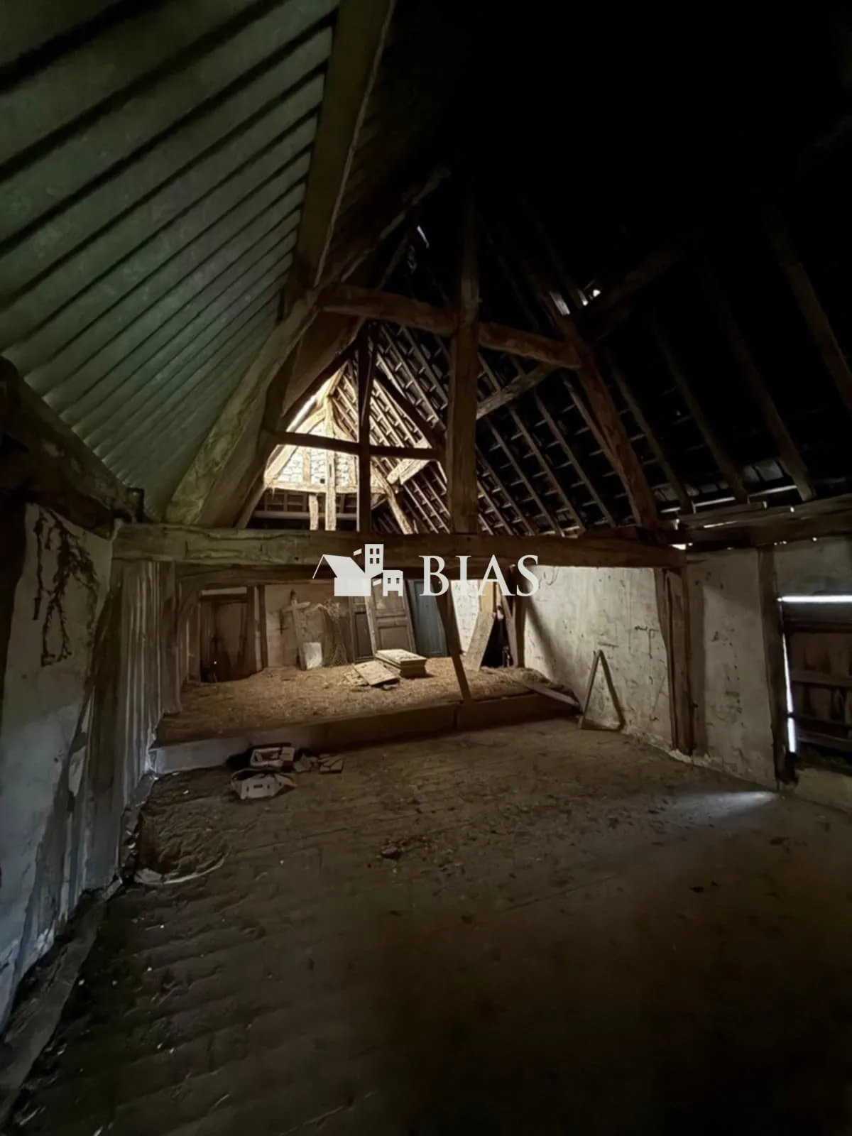 Belle maison en colombage à rénover à Saint-Paer - 1500m² de terrain 