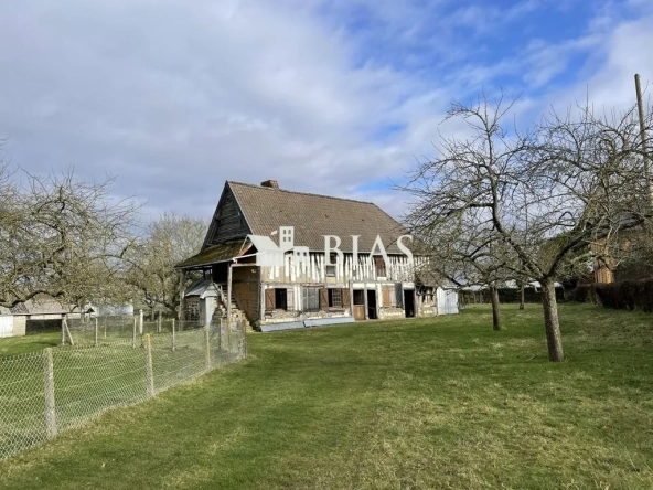 Belle maison en colombage à rénover à Saint-Paer - 1500m² de terrain