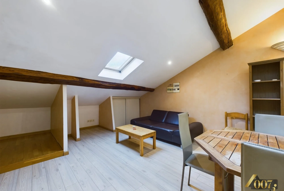 Appartement meublé à vendre au dernier étage à Valgelon-La-Rochette 