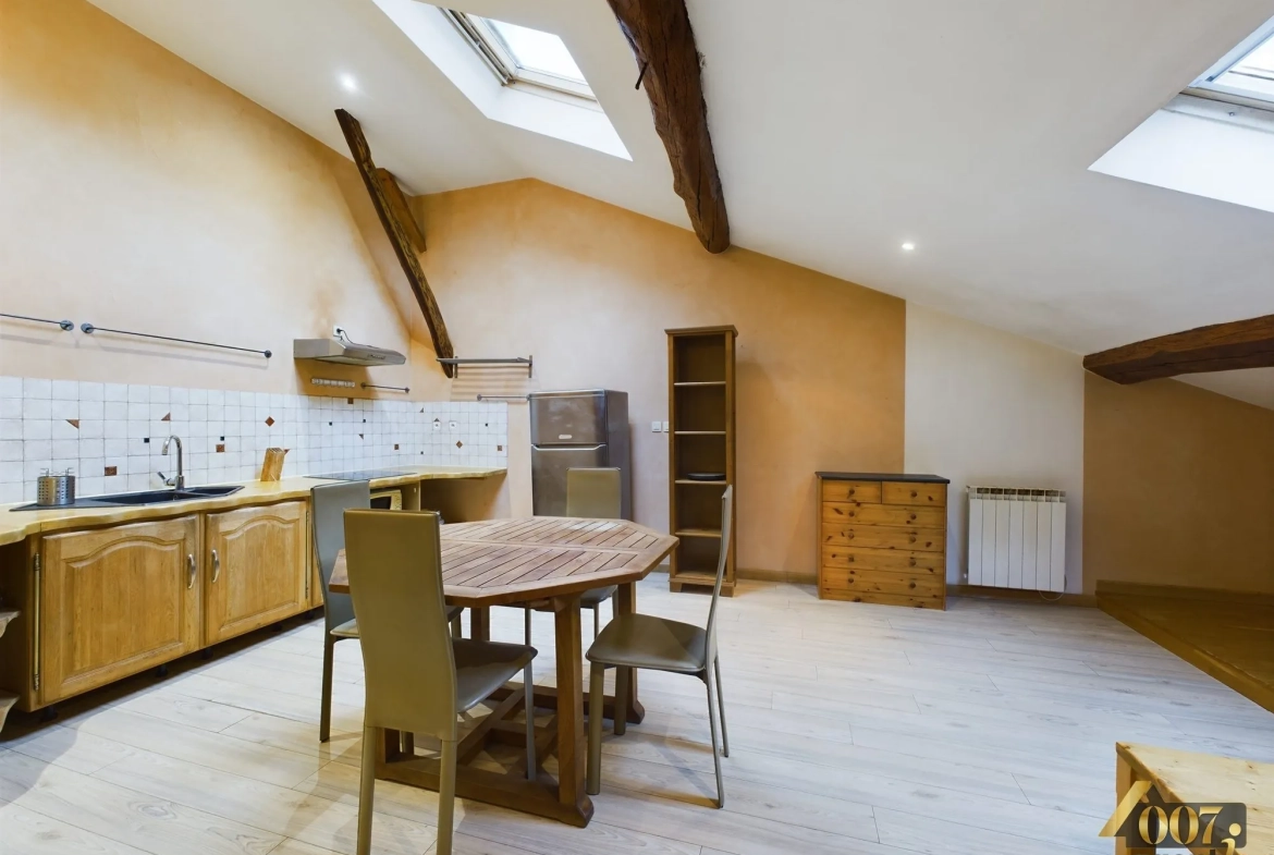 Appartement meublé à vendre au dernier étage à Valgelon-La-Rochette 