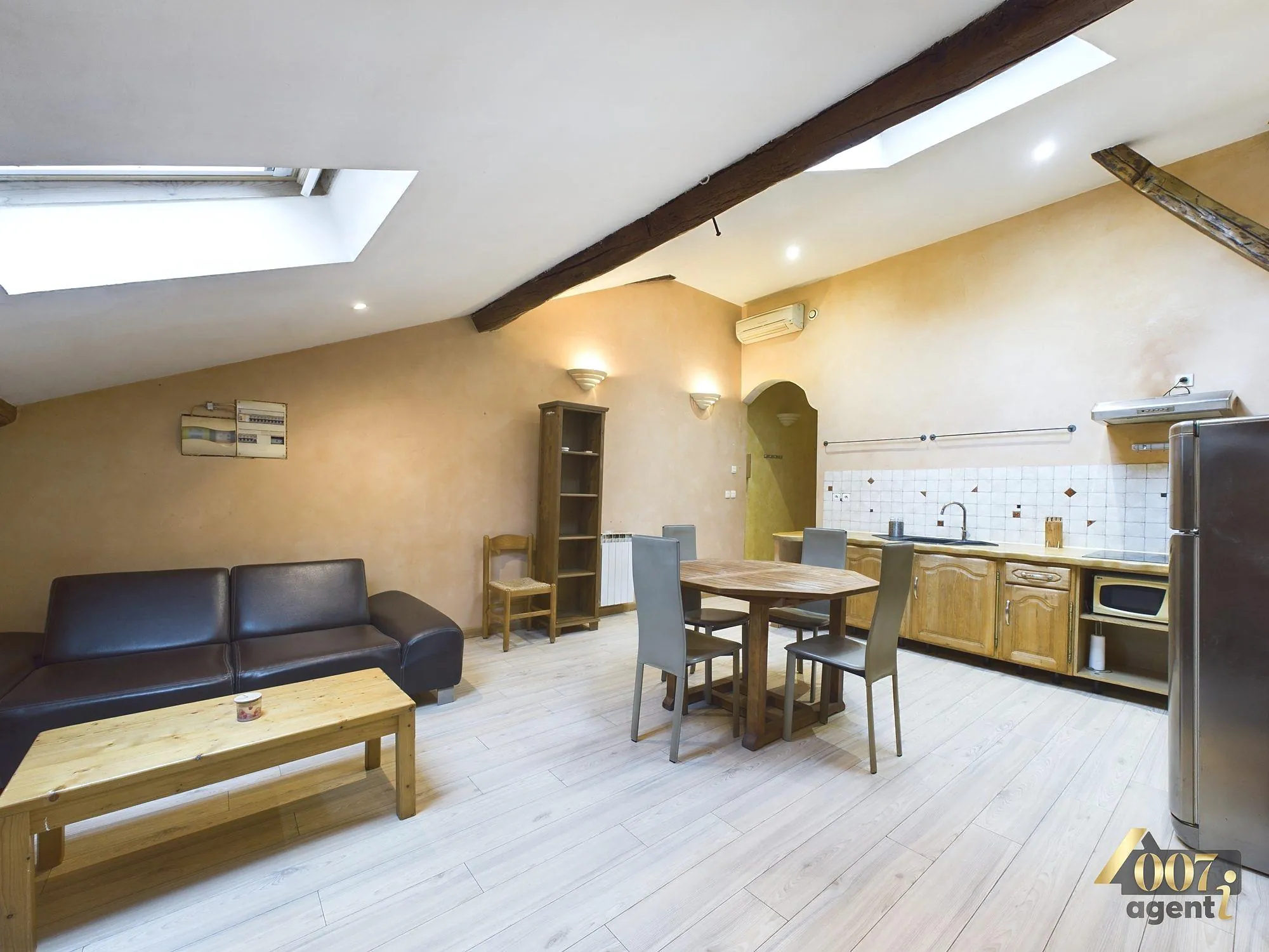Appartement meublé à vendre au dernier étage à Valgelon-La-Rochette 