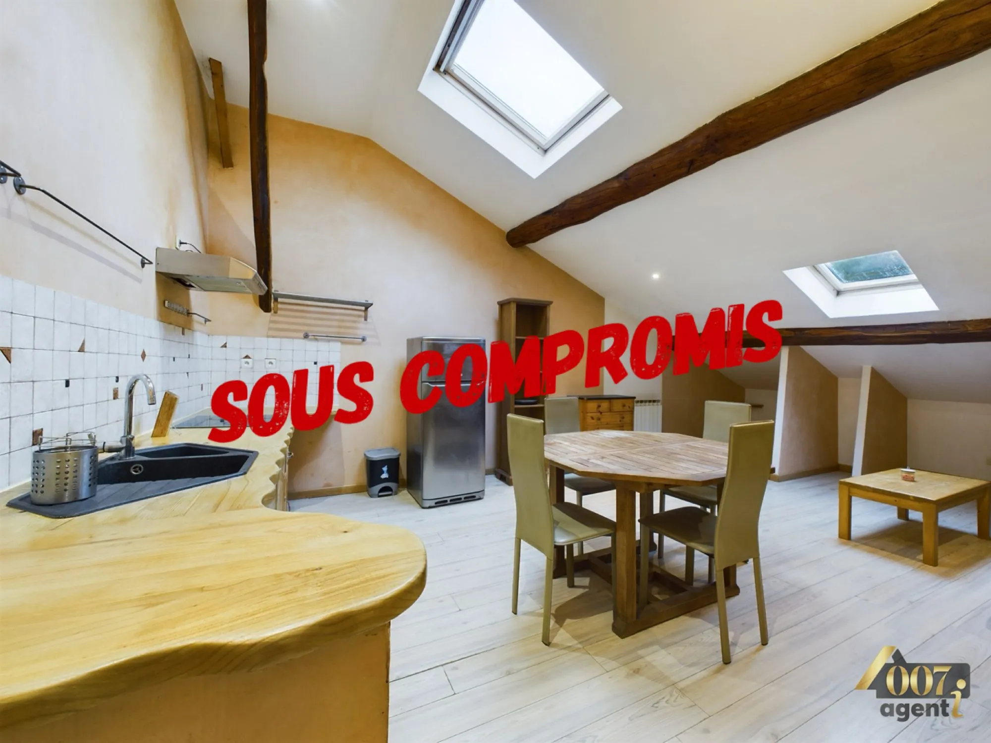 Appartement meublé à vendre au dernier étage à Valgelon-La-Rochette 