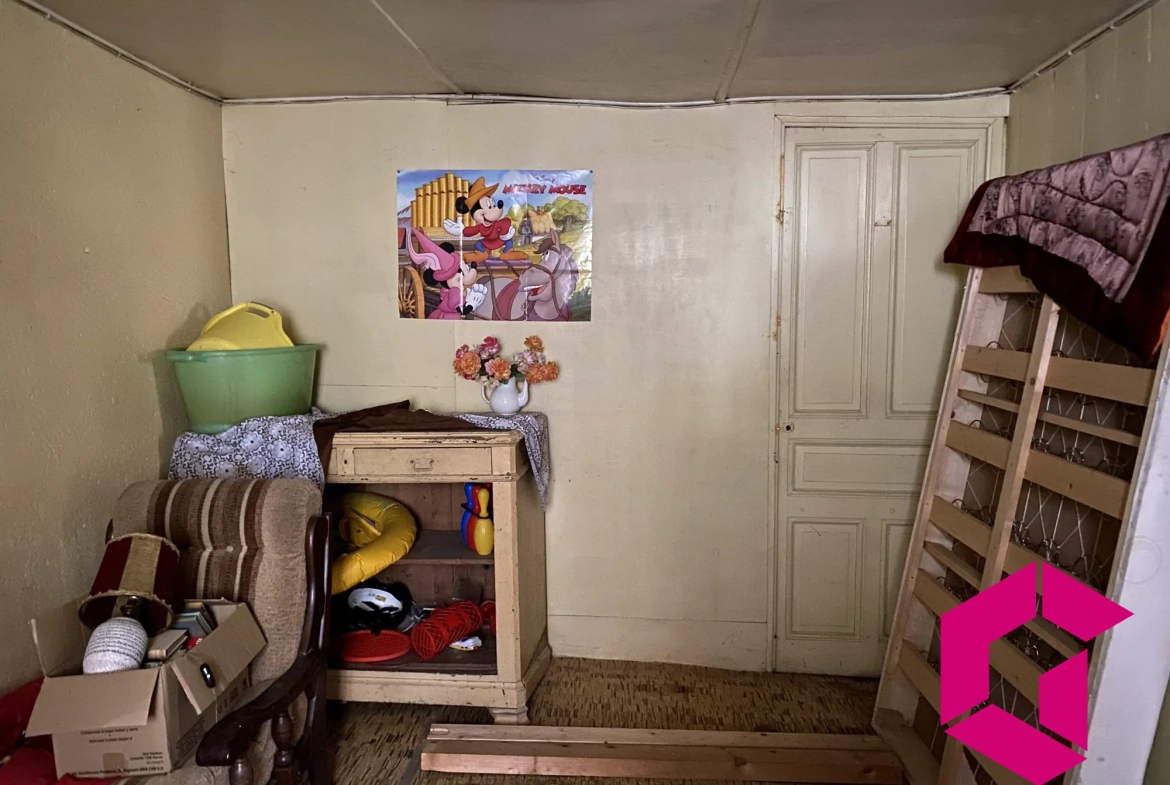 Maison à rénover à Tence de 140 m² avec sous-sol et extérieur 