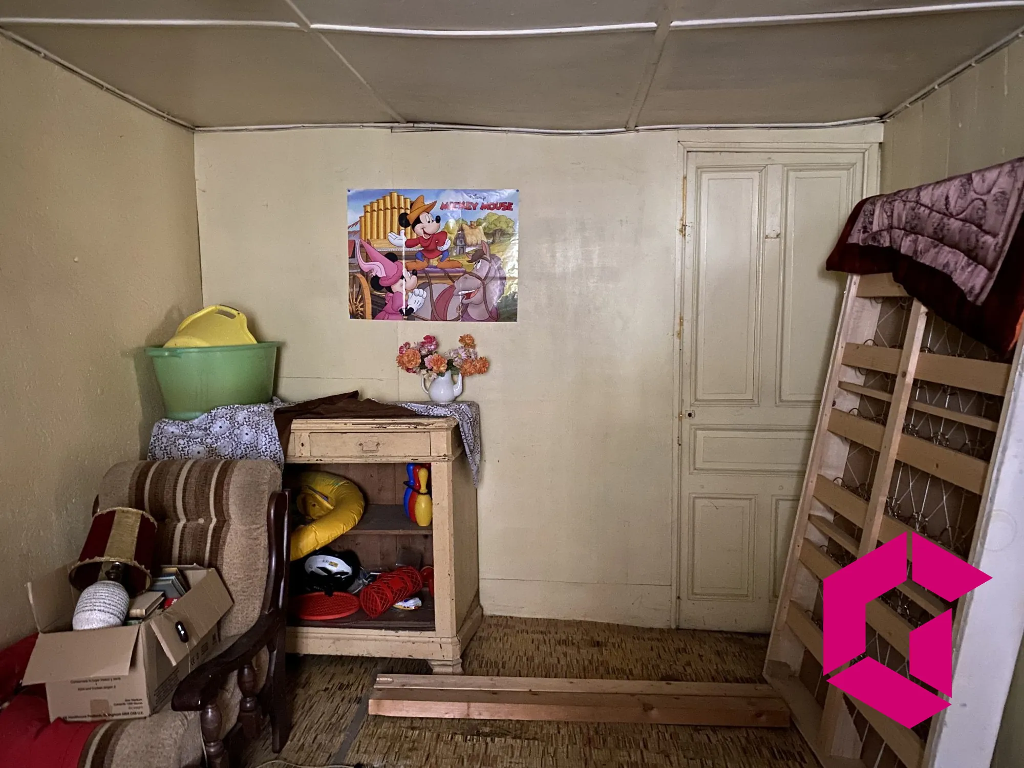 Maison à rénover à Tence de 140 m² avec sous-sol et extérieur 