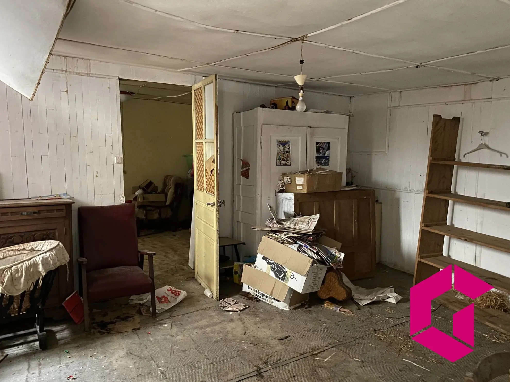 Maison à rénover à Tence de 140 m² avec sous-sol et extérieur 