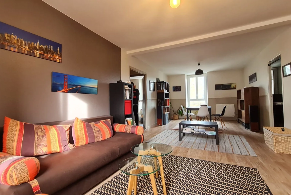 Appartement traversant de 73 m² à Saint-Brieuc avec cave et parking 