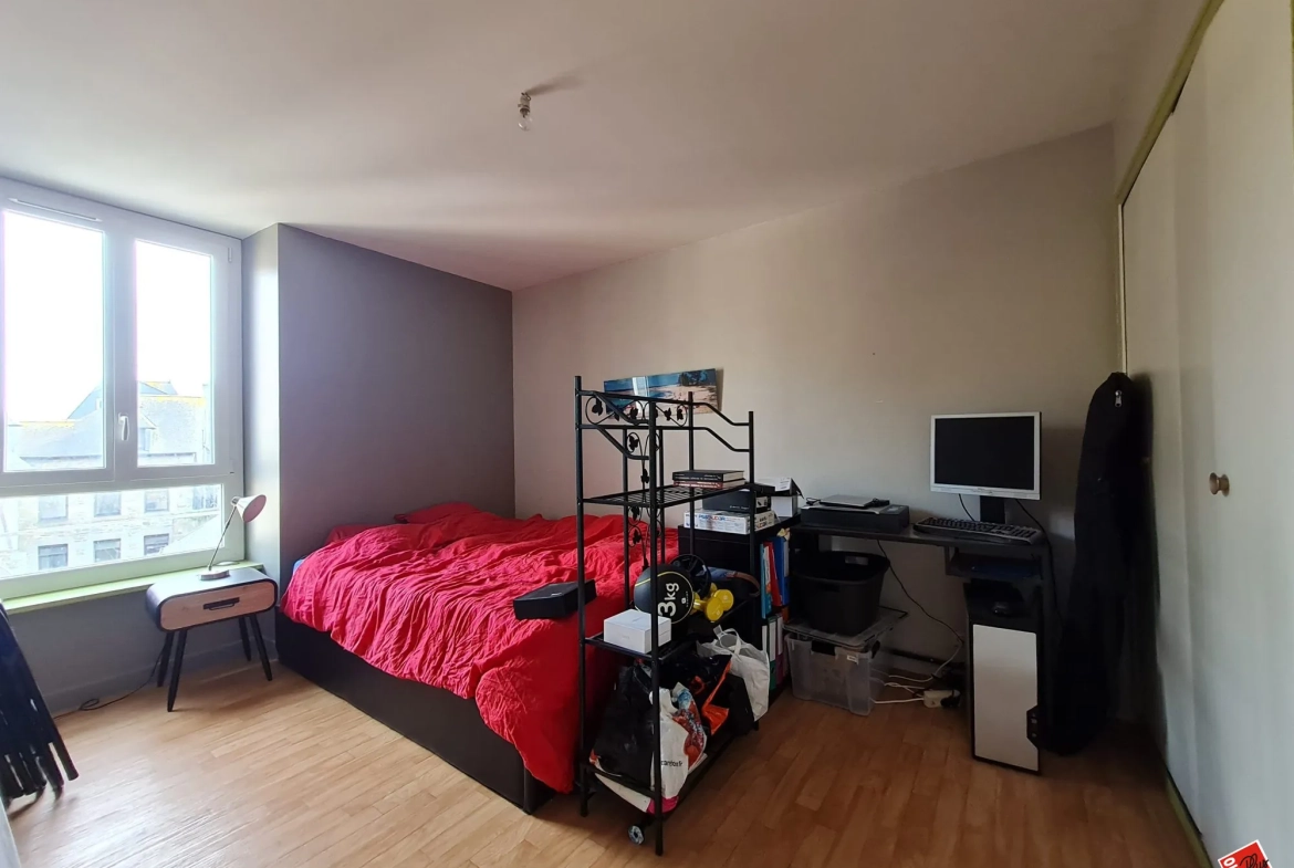 Appartement traversant de 73 m² à Saint-Brieuc avec cave et parking 